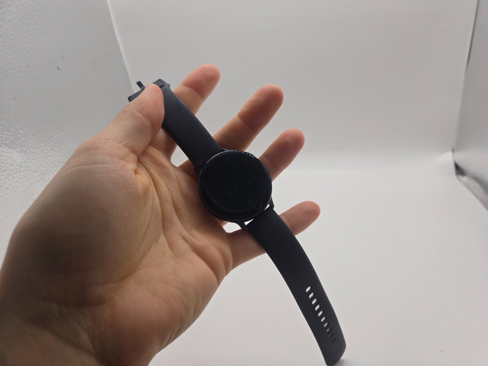 Samsung Galaxy Watch model SM-R820 not tested