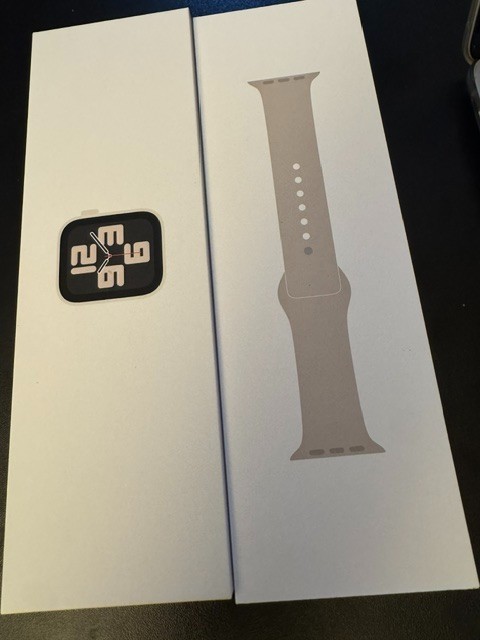 Apple Watch SE (Gen 2) 40mm Starlight Aluminum MRFW3LL/A NEW NIB Sport Band