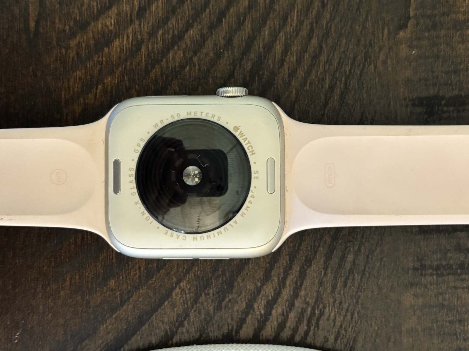 Apple Watch SE 44mm Silver Aluminum Case Pink Silicone Band GPS 32GB