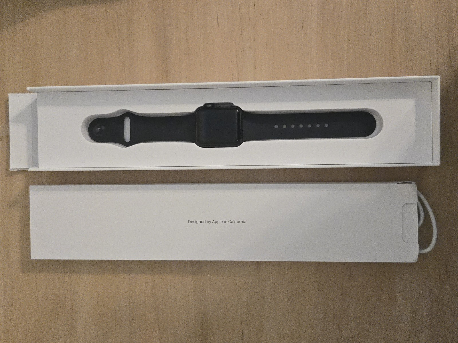 Apple Watch Series 3 38mm wr-50m GPS + WiFi + Bluetooth Space grey