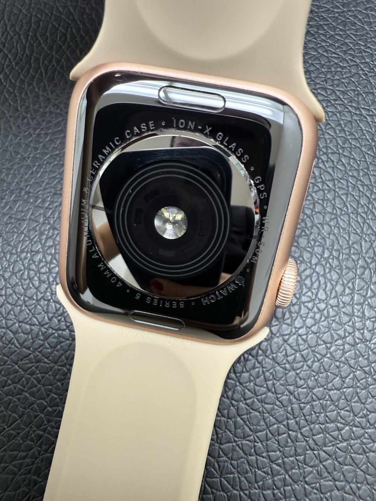 Apple Watch Series 5 40mm (GPS) Rose Gold – A2092 W/ Band LOCKED For Parts Only