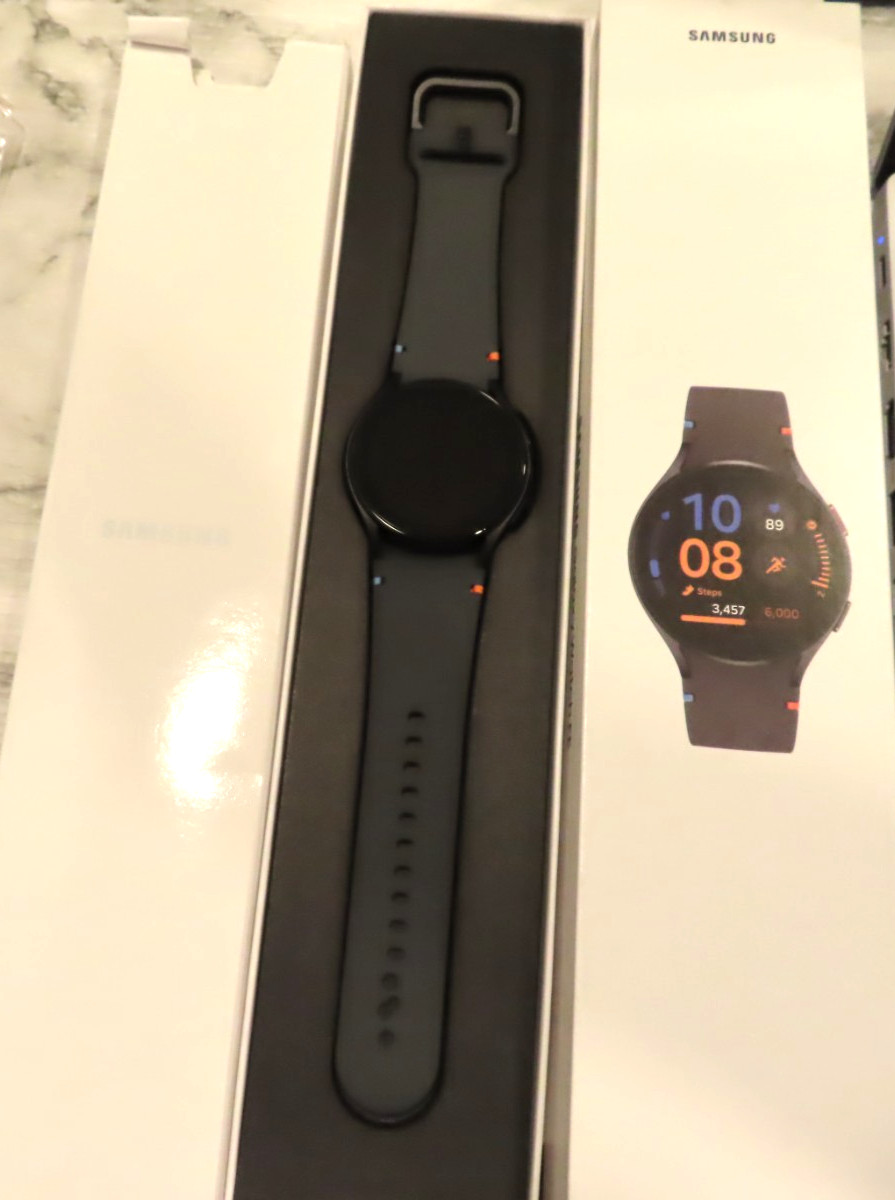 Samsung Galaxy Watch FE 40mm GPS LTE (Unlocked) Verizon T-mobile Cellular new