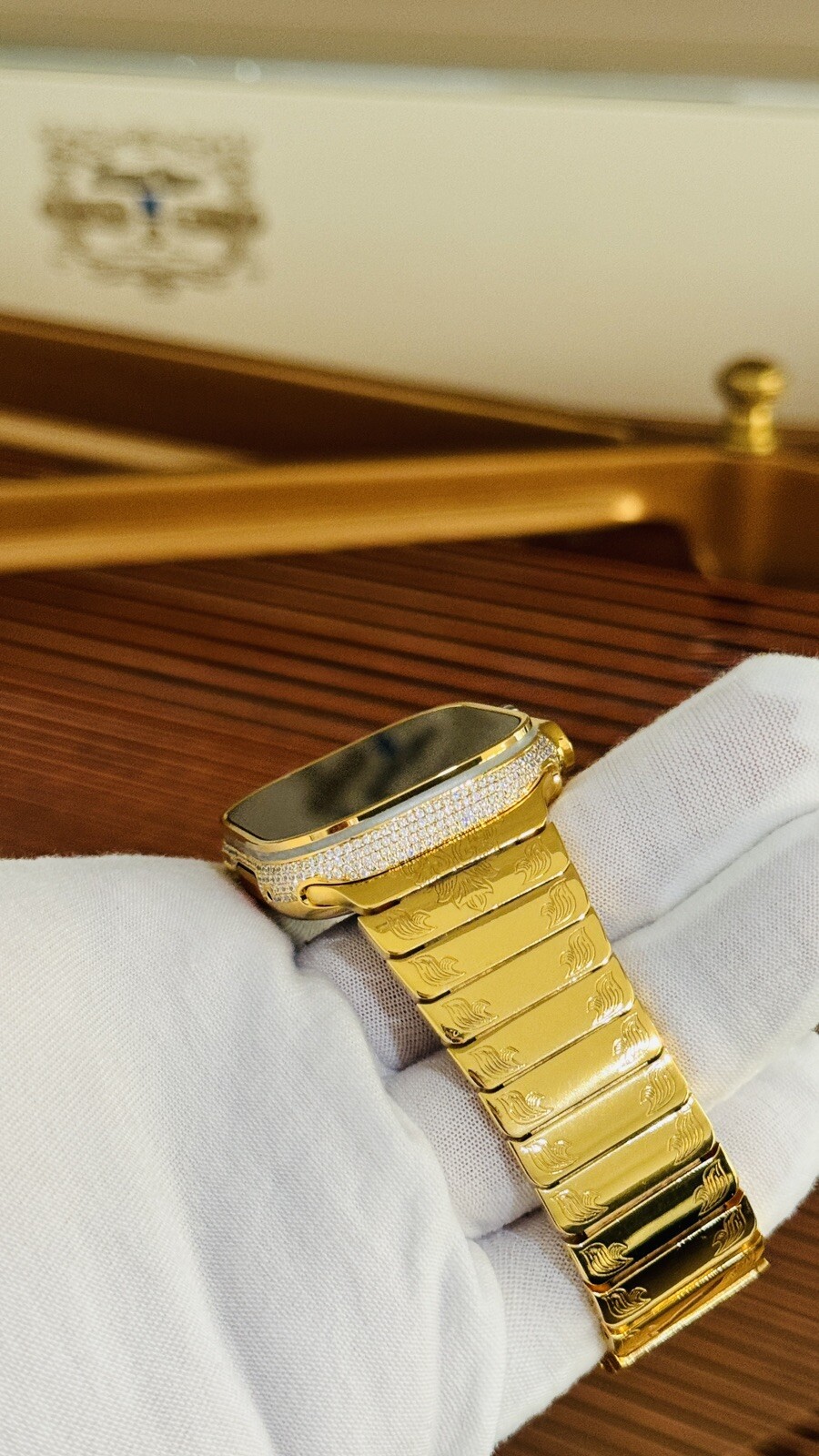 24k Gold Plated Apple Watch ULTRA 3 49mm Zircon Diamonds Engraved 24k Gold Band
