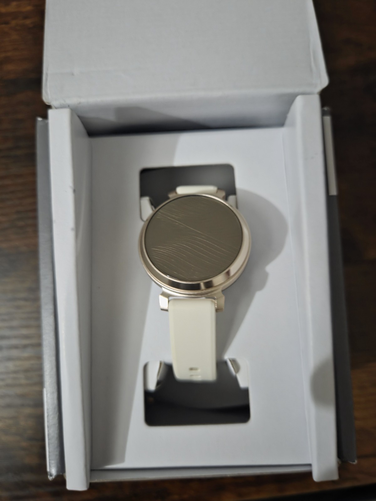 Garmin Lily 2 Smartwatch 35mm Gold Metal Case White Silicone Band