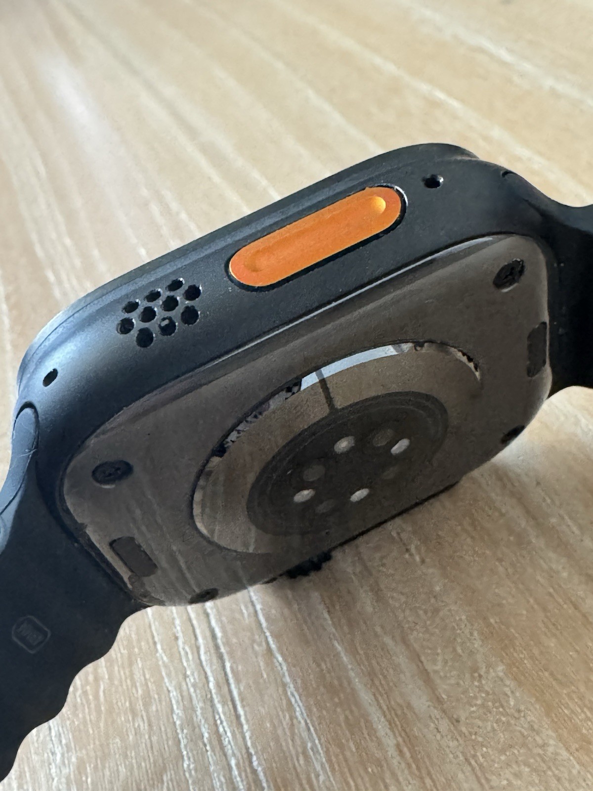 Apple Watch Ultra 2 49mm Titanium (GPS + Cellular) LOCKED