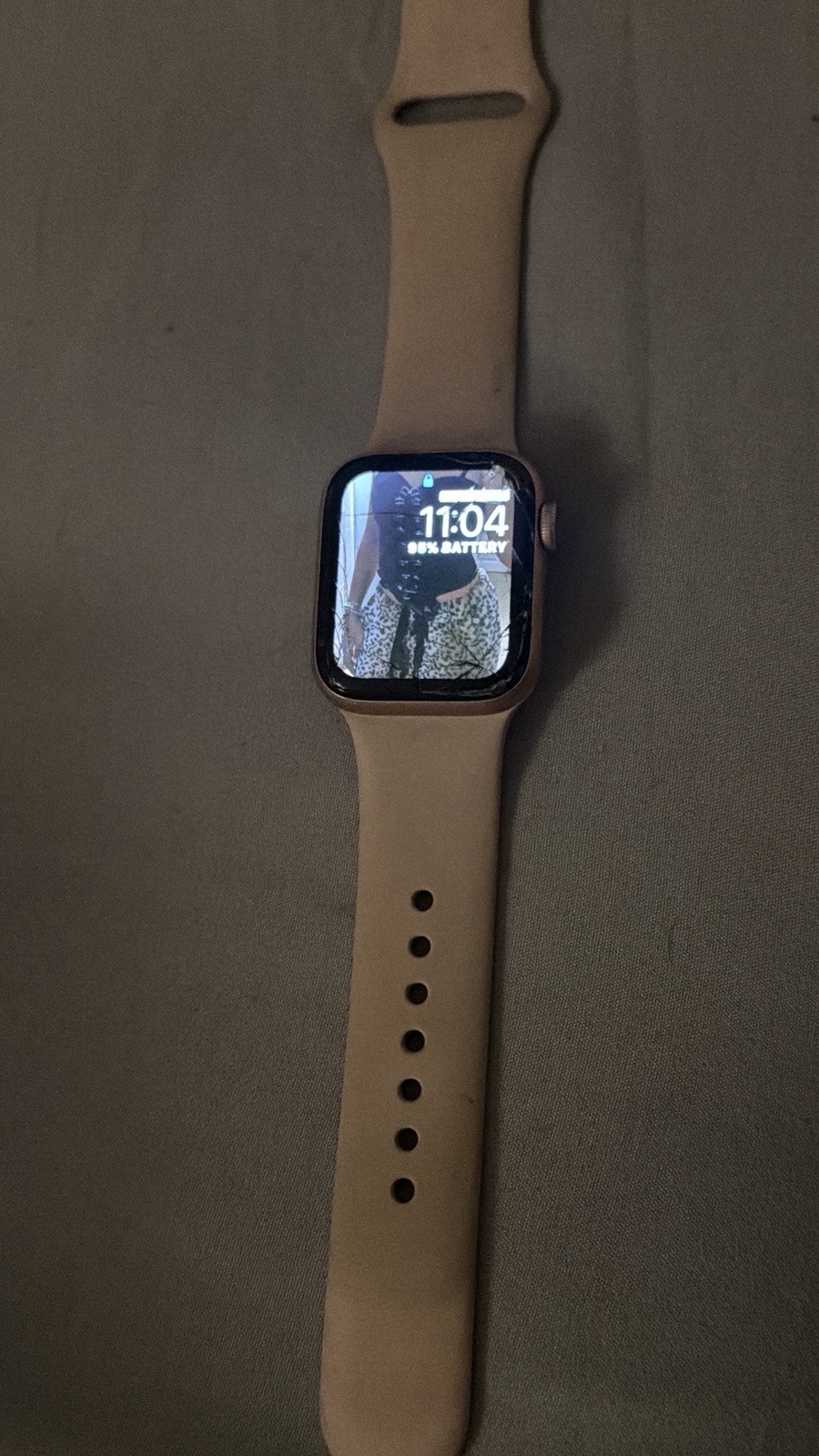Apple 44mm Gold Aluminum Smart Watch pink Silicone Band Touch Screen