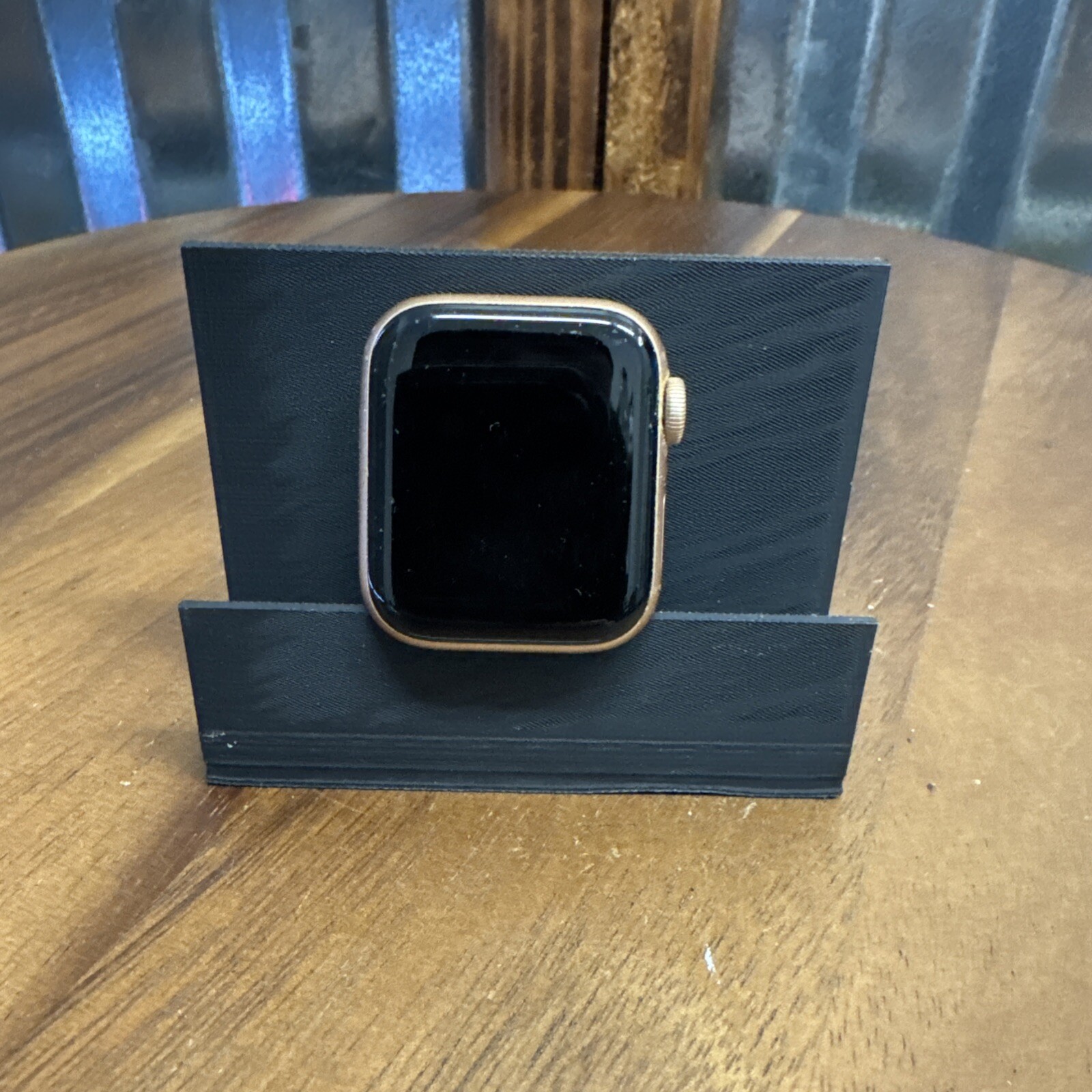 Apple 40mm Rose Gold Apple Watch Series 5 A2092 For Parts Not Working