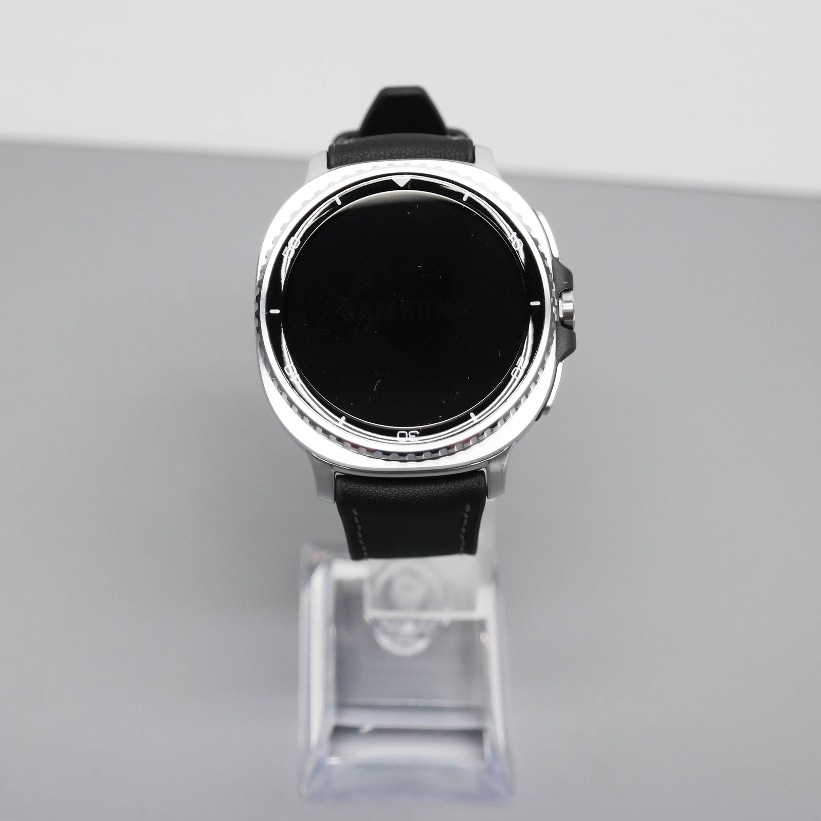 Samsung Galaxy Watch8 Classic SM-L505U 46mm LTE Stainless Steel – Black