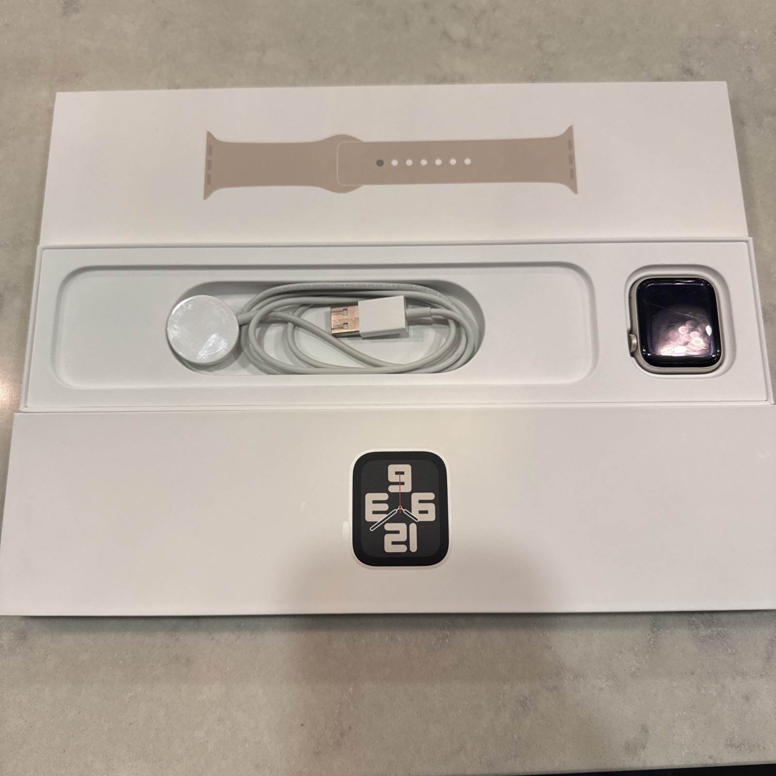 Apple Watch SE (2022) 2nd Gen 40mm A2726 (GPS + Cellular) Starlight