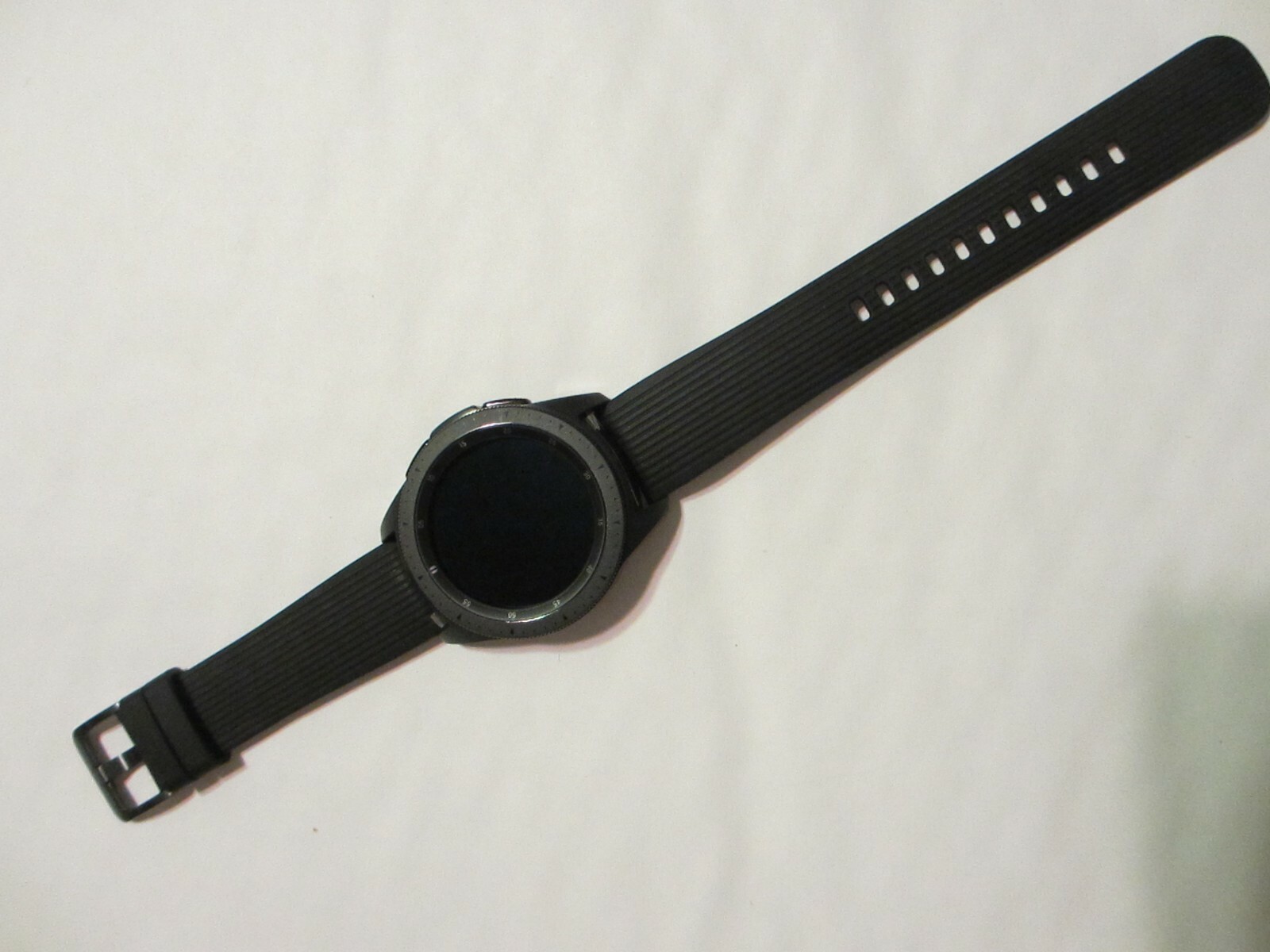 Samsung Galaxy Watch (42mm, GPS, Bluetooth) – Midnight Black, SM-R810NZKAXAR