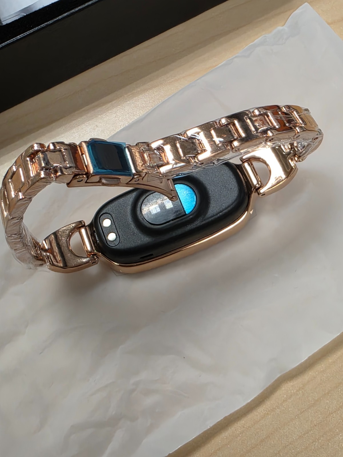New Smart Watch Compatible with both, Android & IOS – Color-Gold