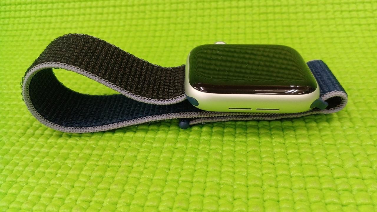 Apple Watch Series 5 MWT32J/A GPS 40mm Aluminum Silver Smartwatch