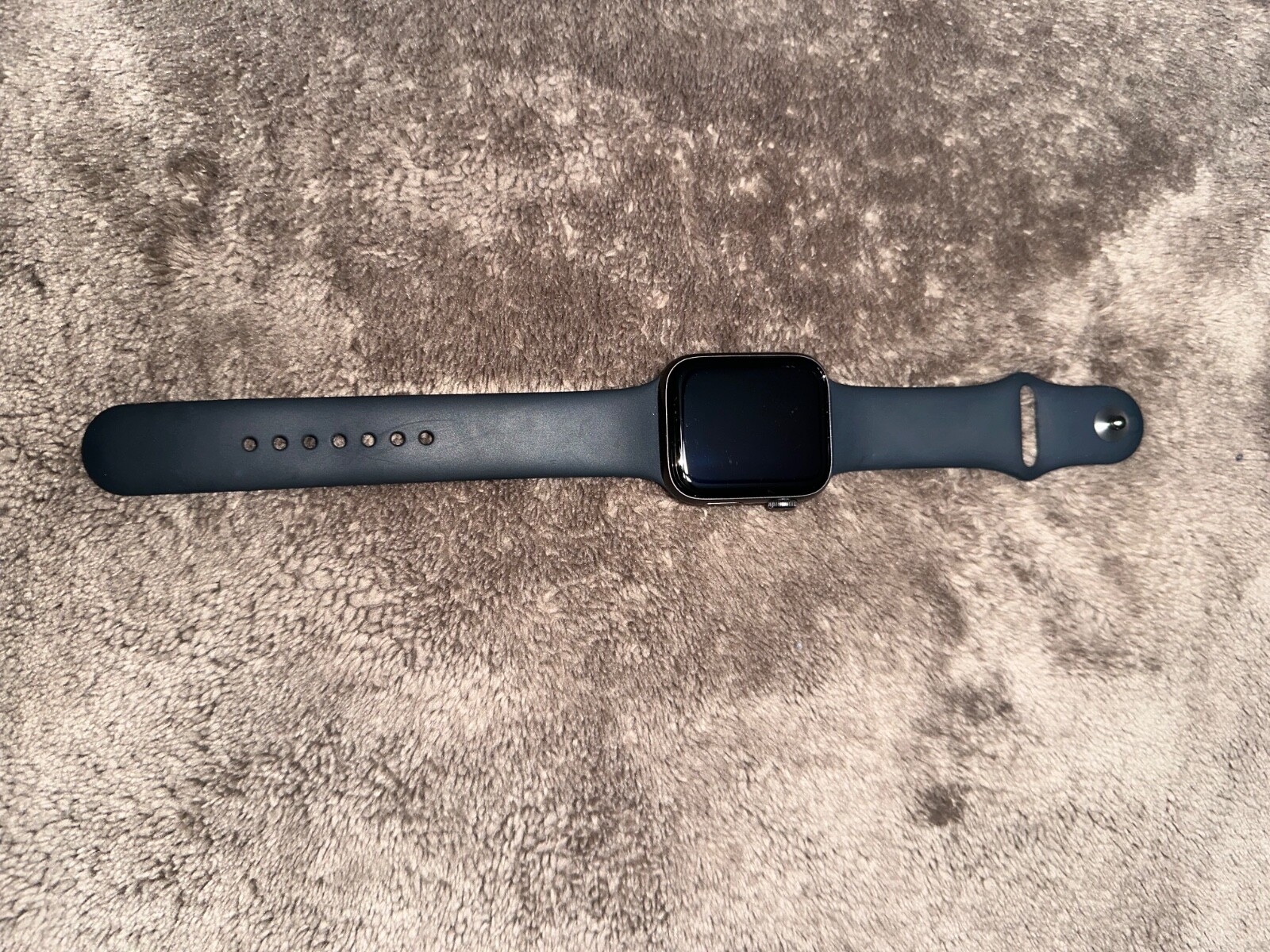 Apple Watch SE 44mm Space Gray Aluminum Case with Black Sport Band – Regular…