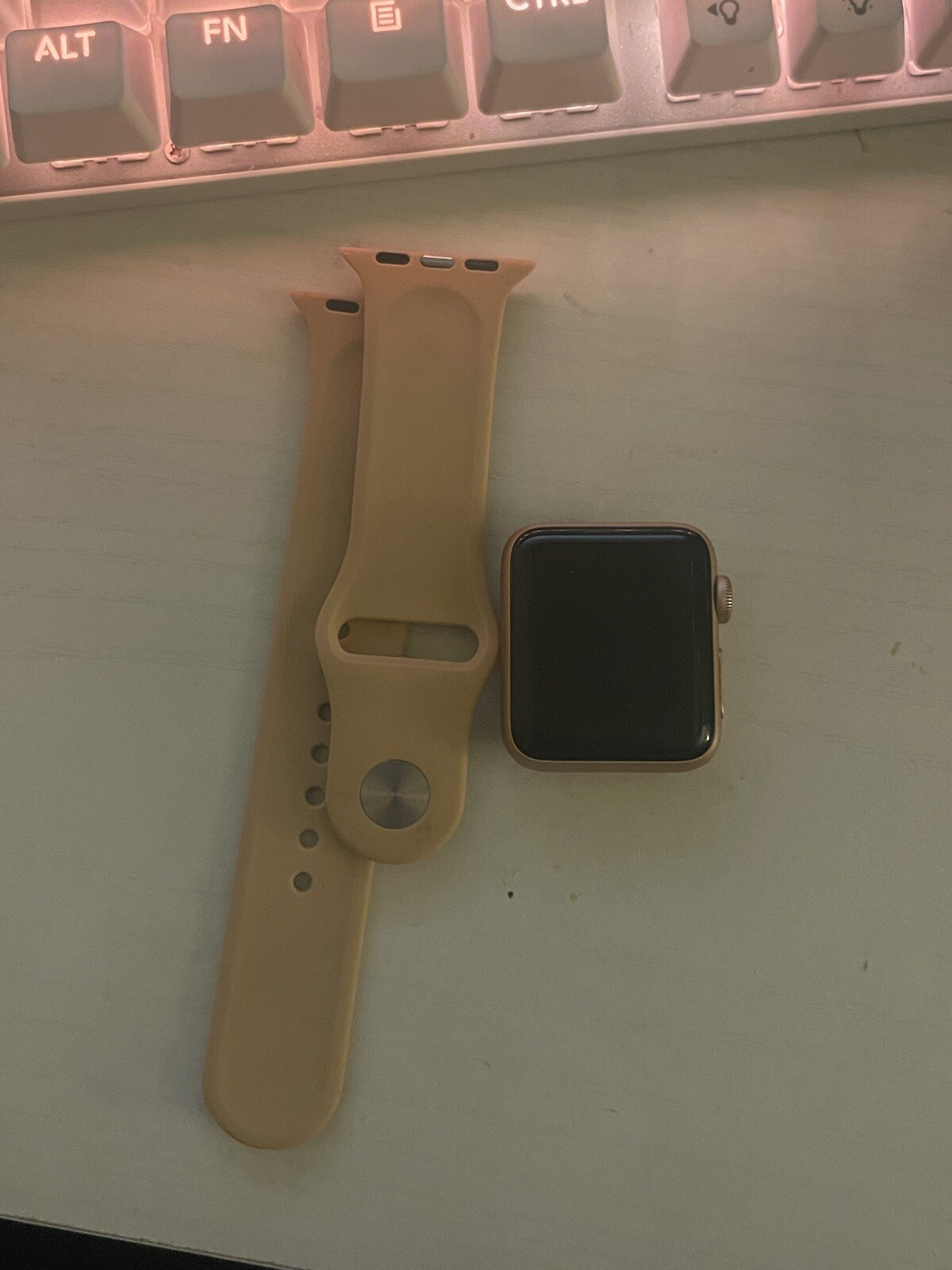 Apple Watch Series 3 38mm Gold Aluminium Case with Pink Sand Sport Band (GPS) –