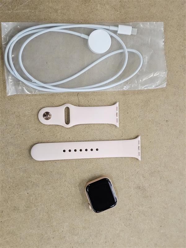 Apple watch Series 4 40mm Gold with light pink band lte