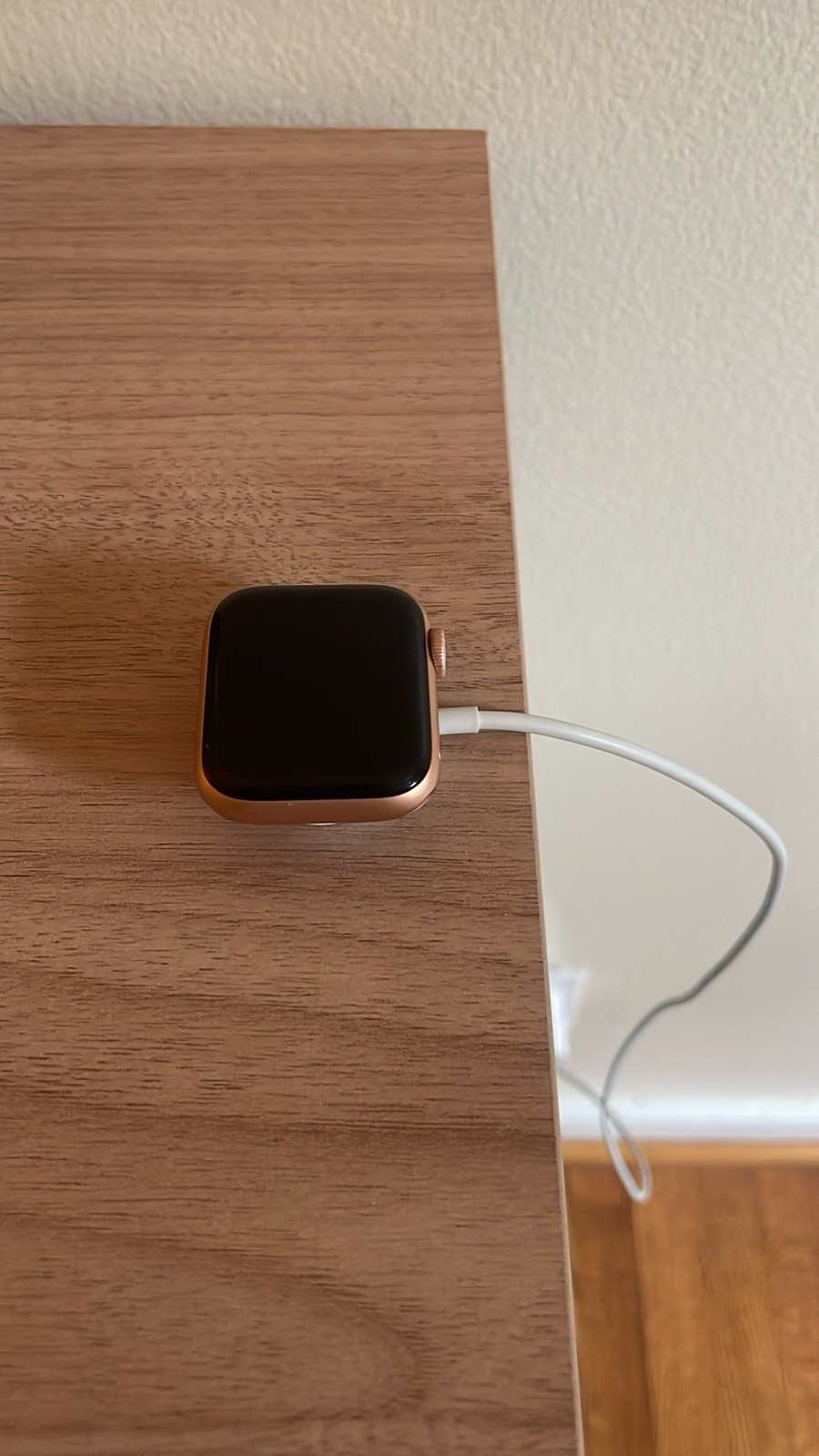 Apple Watch Series 5 – 40 MM, Pink ( GPS + Cellular, No Band )