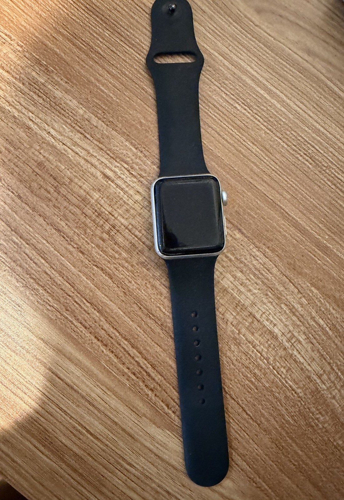 Apple Watch Series 3 38mm Silver Aluminum Case Black Band