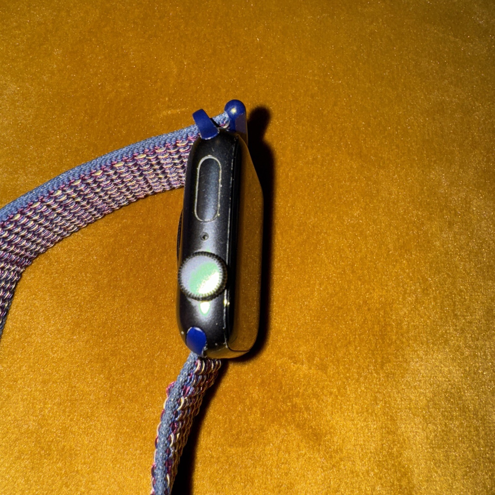 Apple Watch SE 1st Gen GPS 40MM Aluminum MKQ13LL/A A2351 & OEM Indigo Sportloop