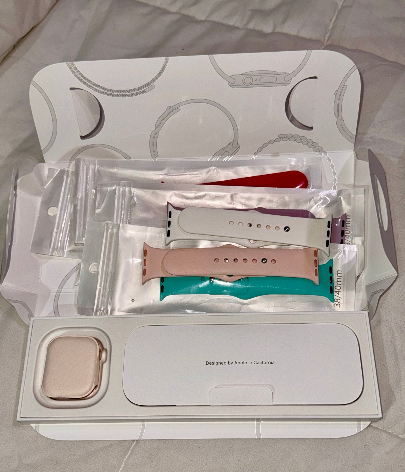Apple Watch Series 5 40mm GPS Rose Gold Bundle + 5 Bands + Case 5 Protectors