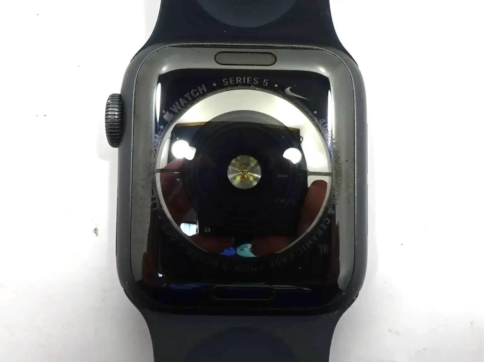 APPLE Watch Series 5 GPS LTE – 40MM Aluminum Case A2094 – Black