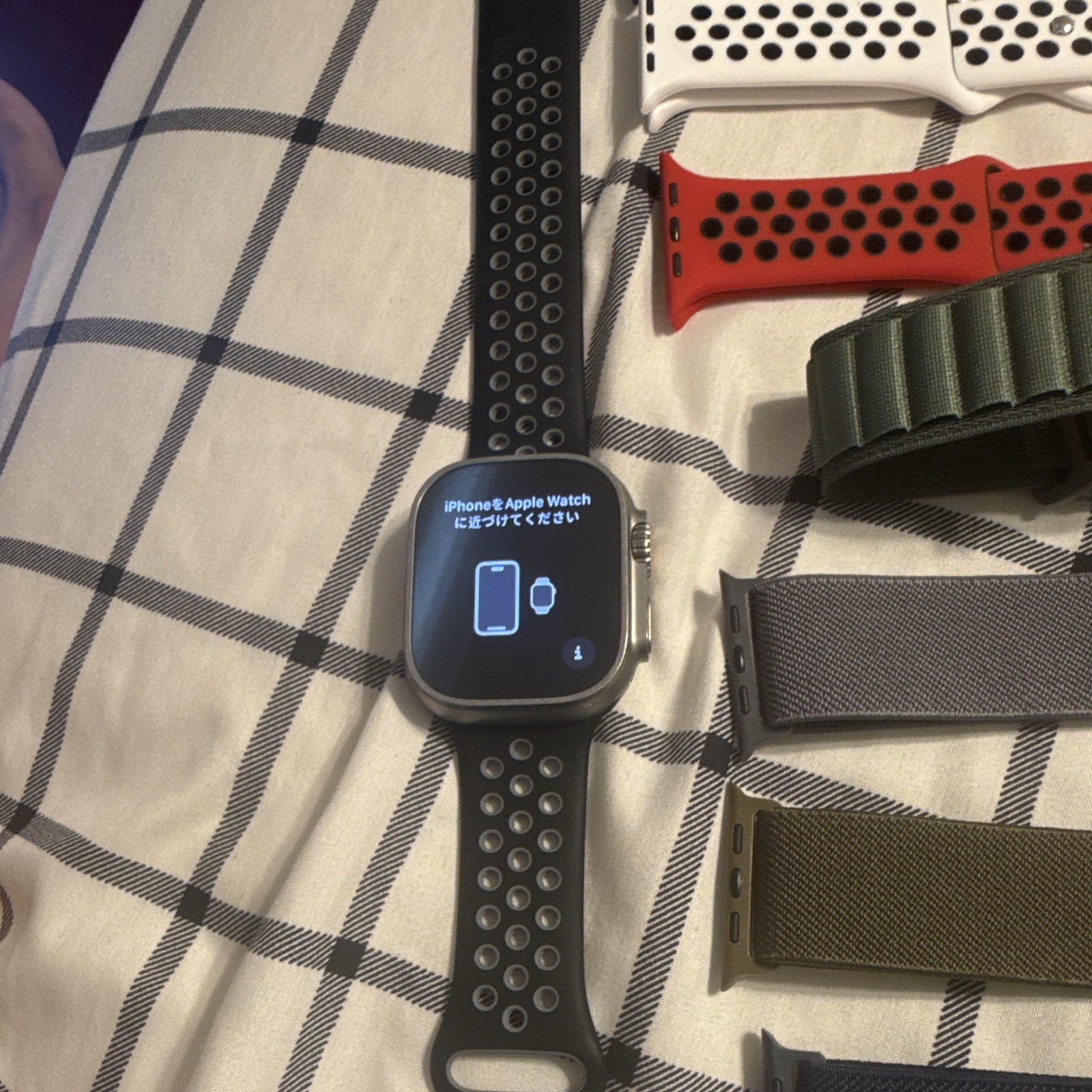Apple Watch Ultra 49mm Titanium Silver Case GPS 32GB Green Alpine Loop