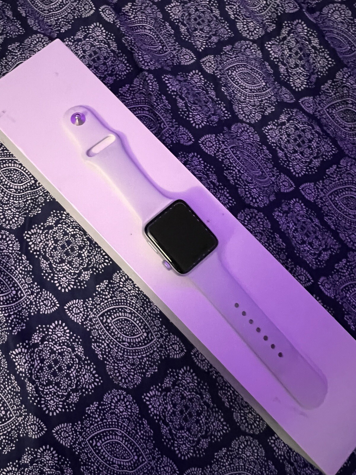 Apple Watch Series 3 GPS 42mm Silver Aluminum Case White Sport Band – MTF22LL/A