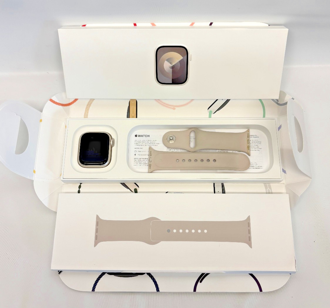 Apple Watch Series 9 41mm GPS Starlight w/ S/M Starlight Sports Band