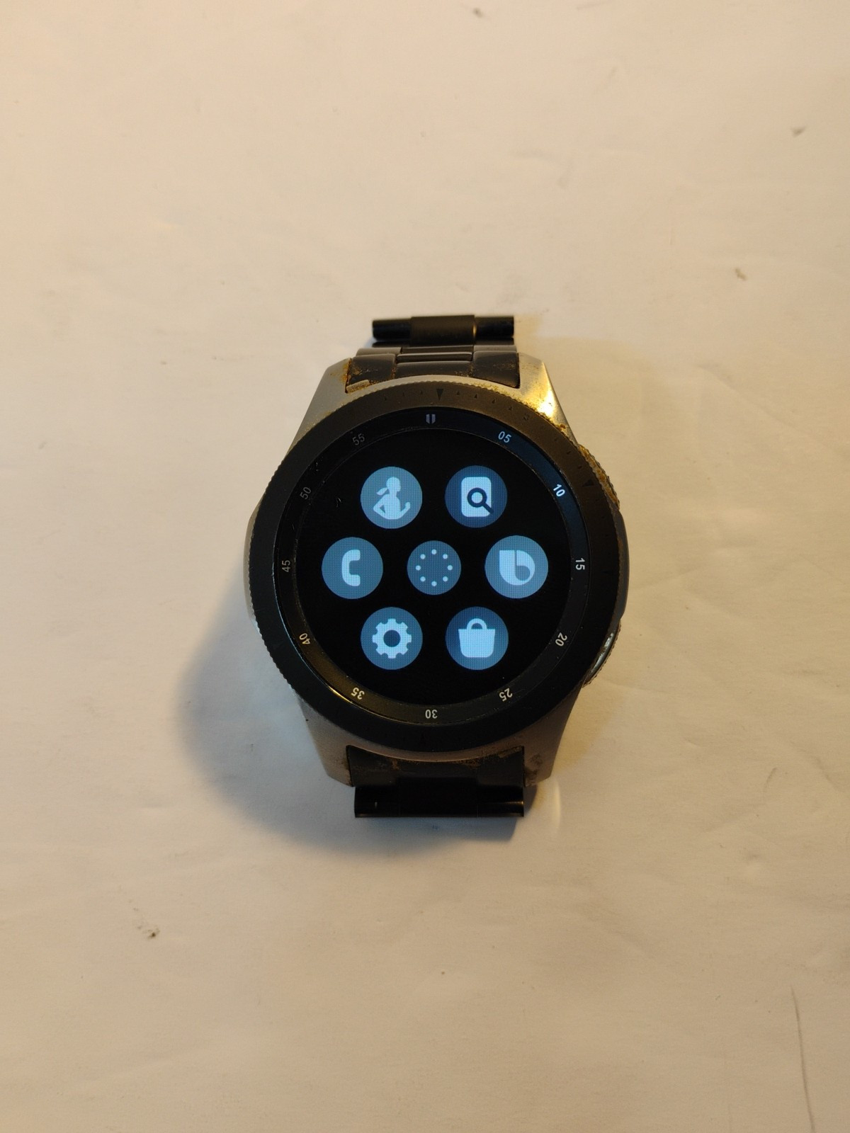 SAMSUNG GALAXY SM-R805U Smart Watch w/ Charging Station (2) Bands WORKING!!!