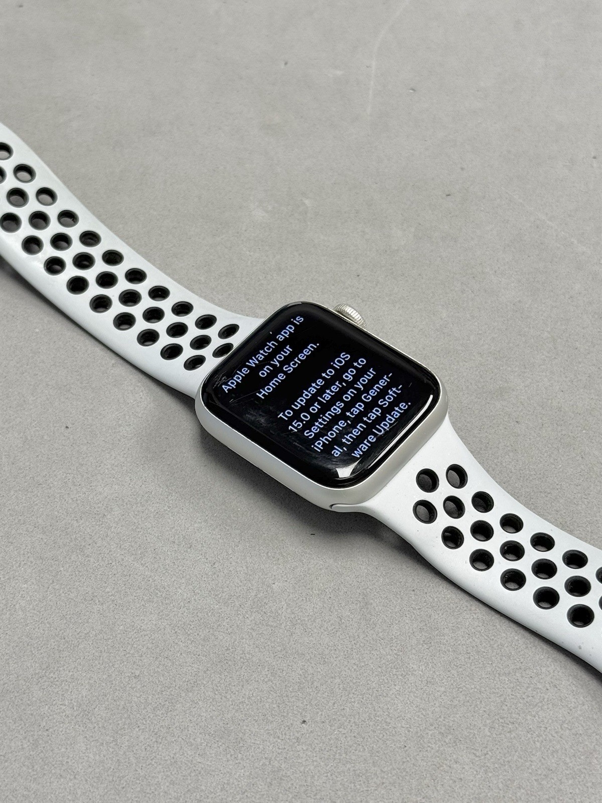 Apple Watch SE (40mm) Nike Edition GPS – Silver Aluminum