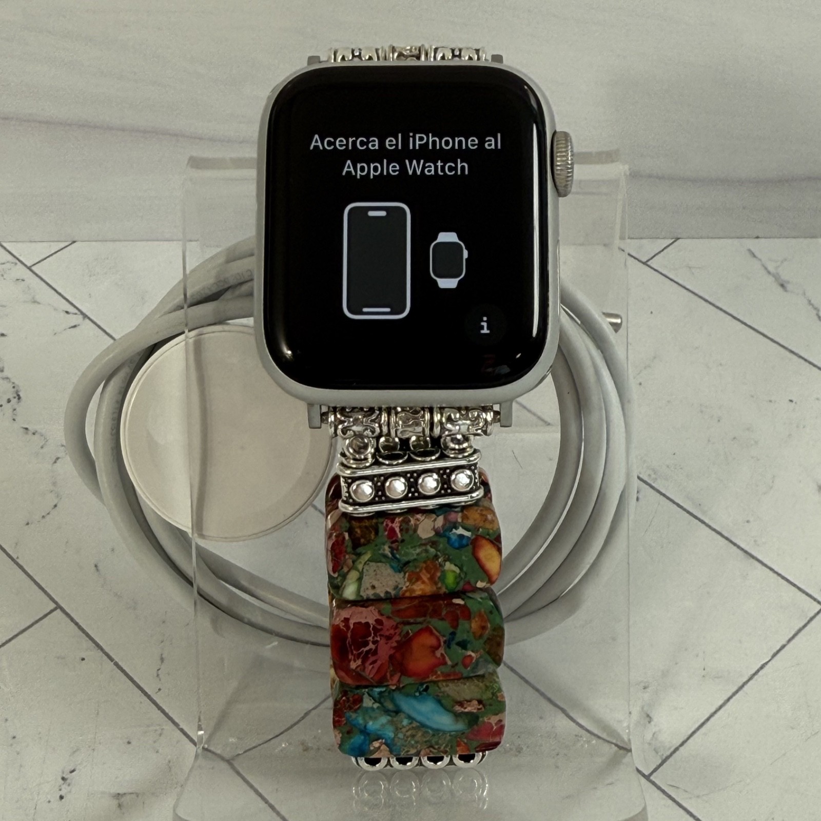 Apple Watch Series 5 40mm Silver GPS WiFi Smartwatch #H94