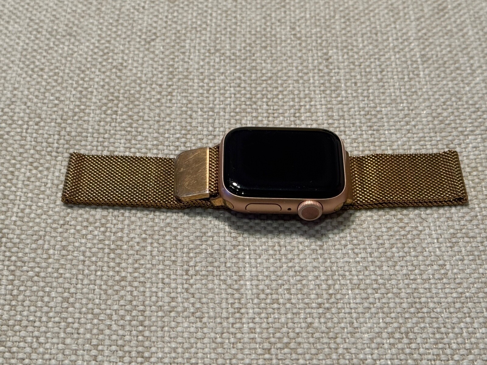 40mm Series 5 Apple Watch – Gold Case, 3 different bands! (MWWP2LL/A)
