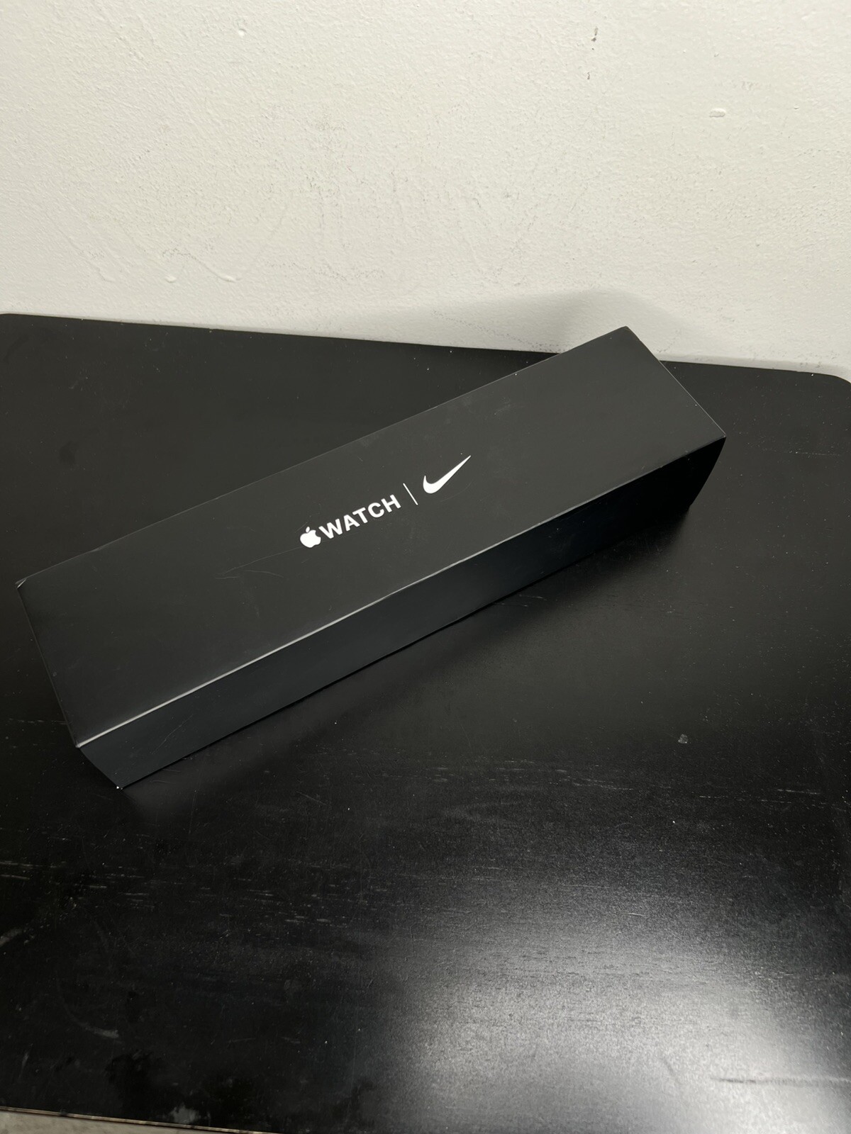 Apple Watch Series 5 x Nike 44mm (GPS + Cellular) Aluminum Space Gray Navy Band