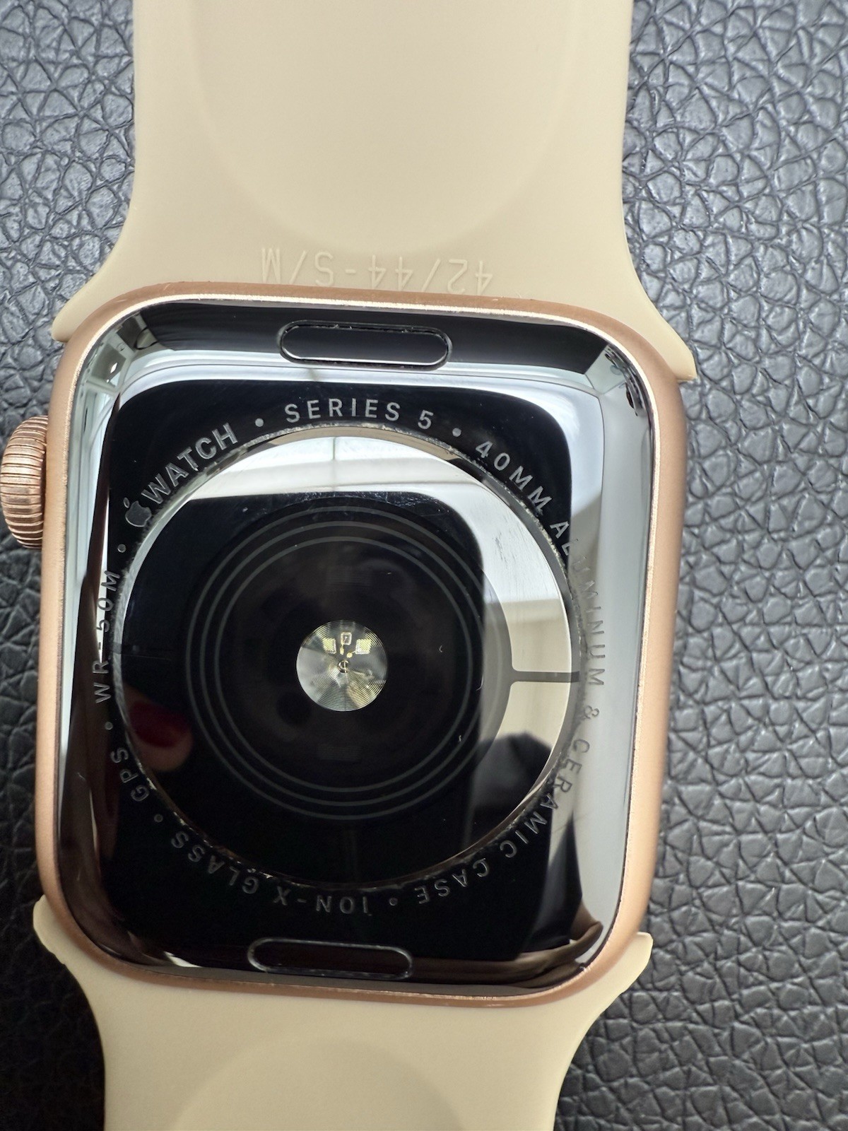 Apple Watch Series 5 40mm (GPS) Rose Gold – A2092 W/ Band LOCKED For Parts Only