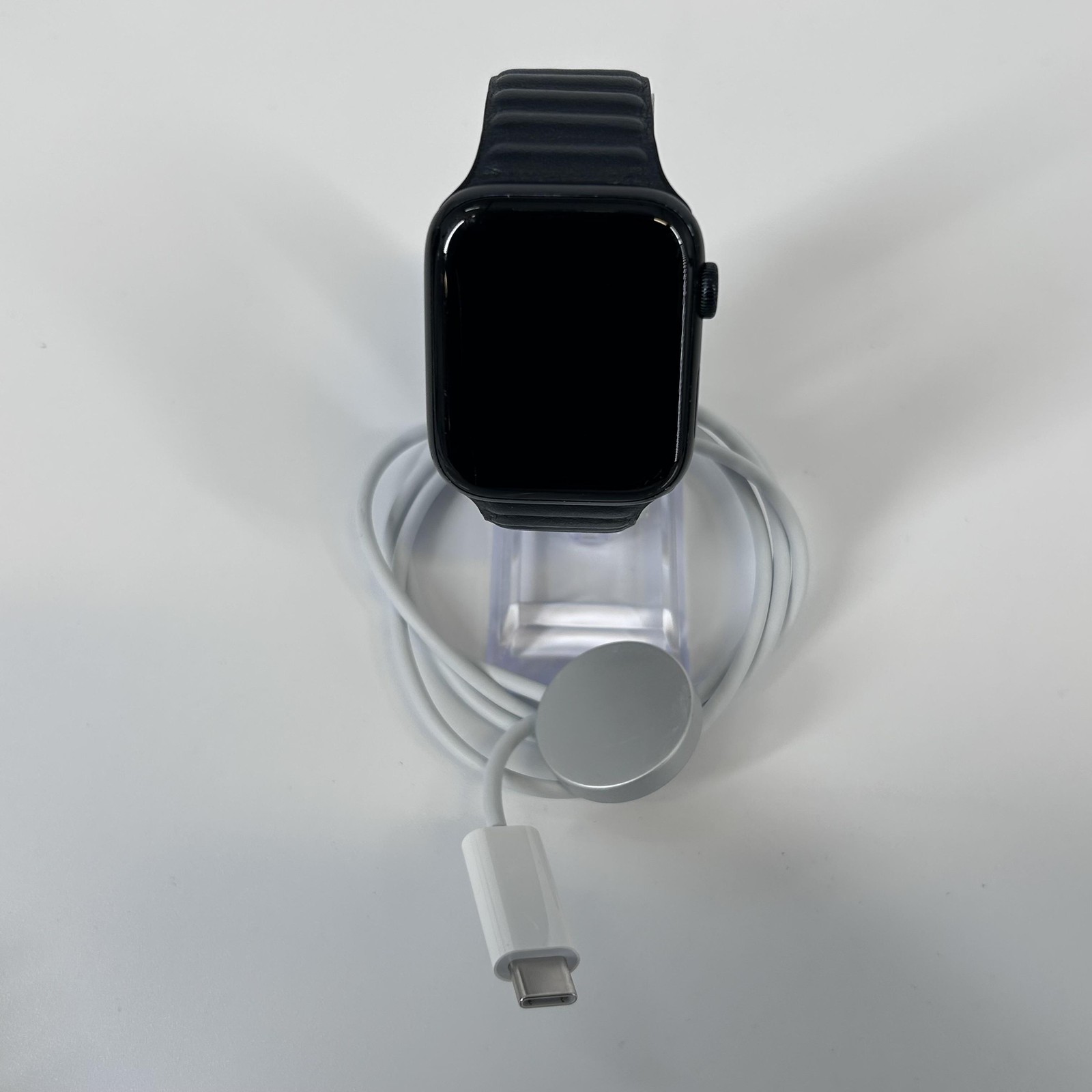 Apple Watch (SE) 2nd Gen. 44mm Black Aluminum (GPS) w/ Magnetic Link Band – Fair