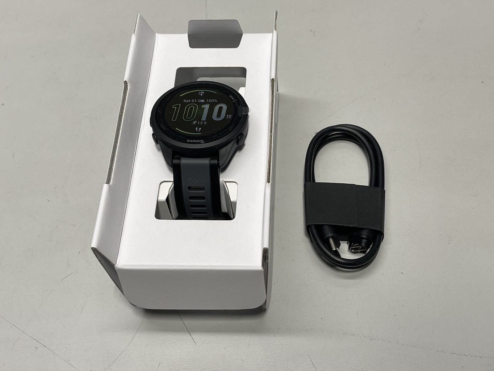 Garmin Forerunner 165 GPS Smartwatch 43 mm Fiber-Reinforced Black/Slate Gray