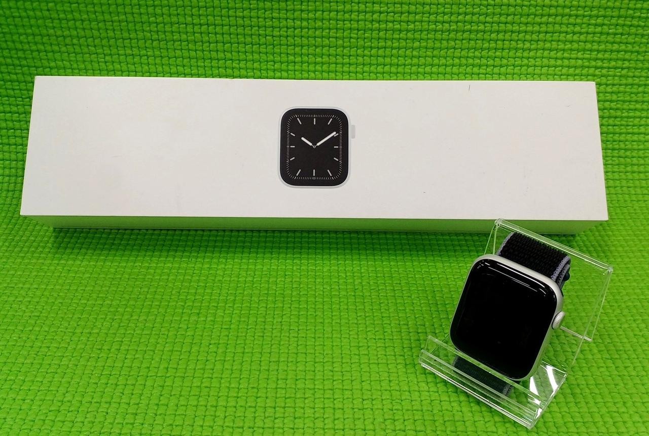 Apple Watch Series 5 MWT32J/A GPS 40mm Aluminum Silver Smartwatch