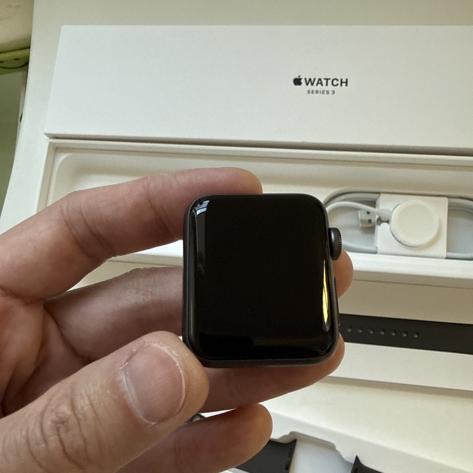 Apple Watch Series 3 38mm Space Gray Aluminium Case with Gray Sport Band (GPS) –