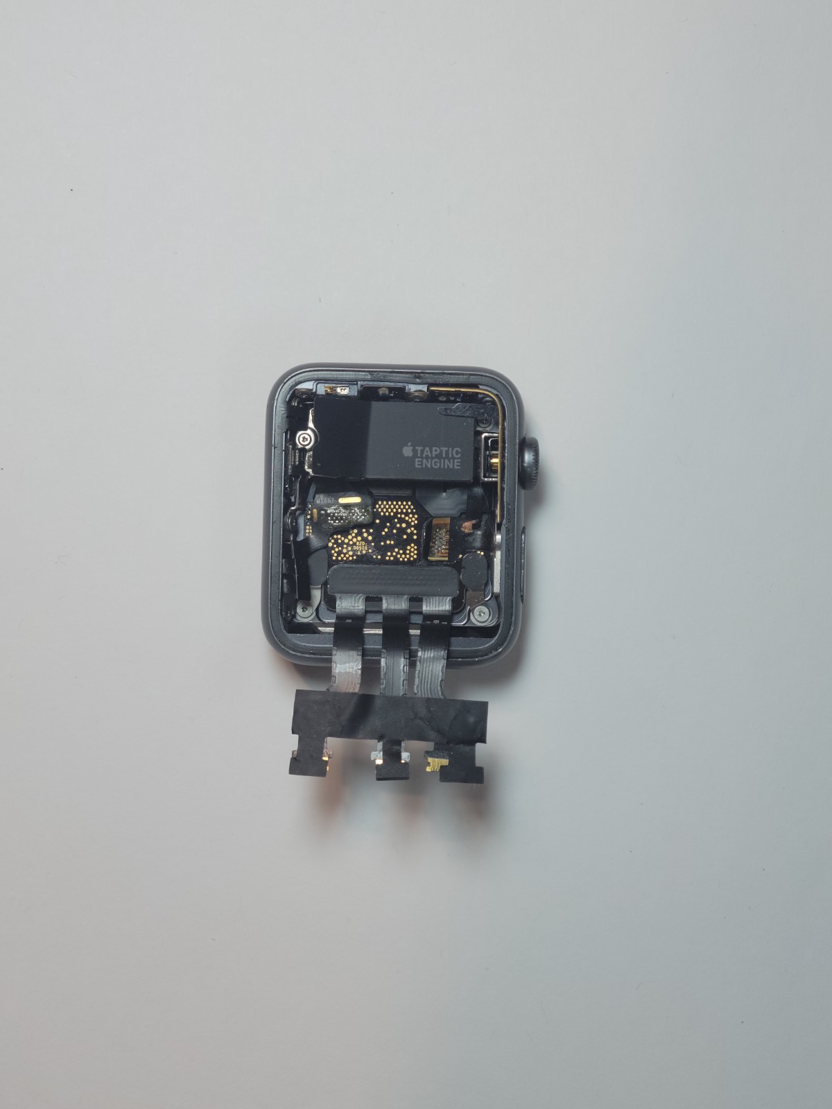Apple Watch Series 3 42mm No Screen No Battery For parts not working