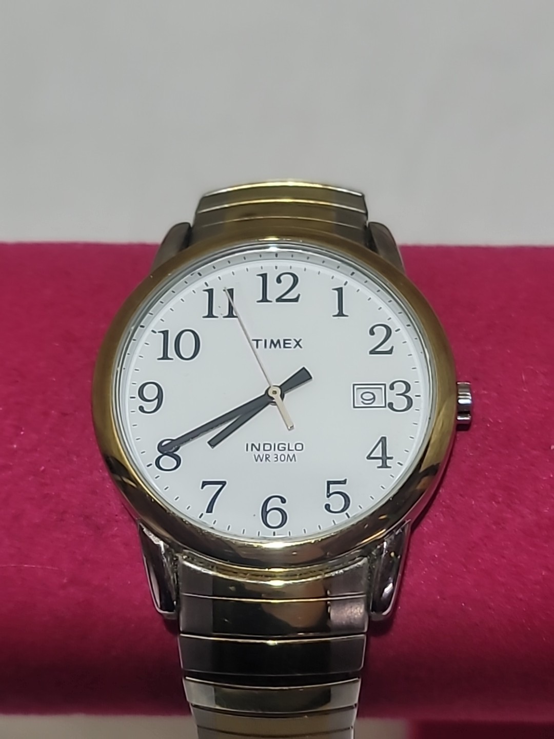 Vintage TIMEX EasyReader Men’s Watch With Date Indicator Works Near Mint
