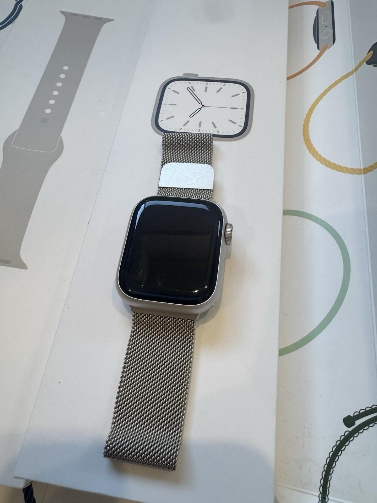 Apple Watch Series 7 41mm Stainless Steel GPS 32GB Silver Milanese Loop