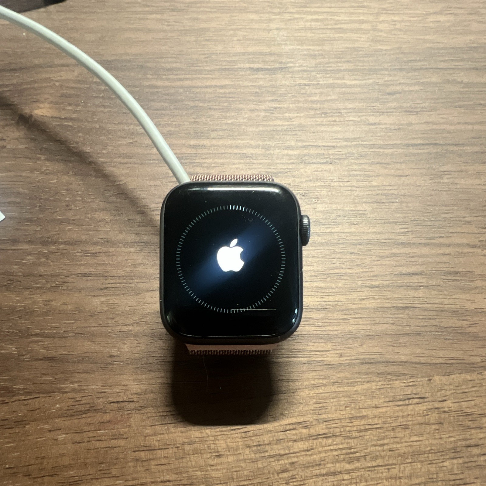 Apple Watch Series 4 40mm Silver Aluminum, Pink Metal Band, Heart Rate