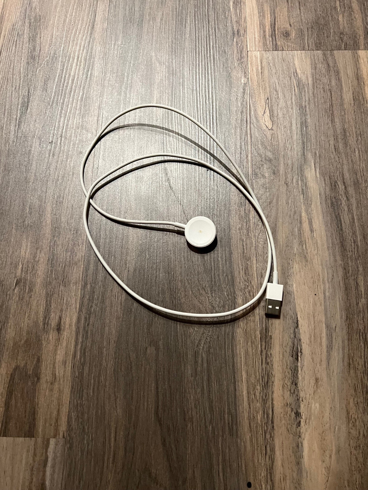 LOT of Apple IPhones, Macbook, Watch, & TV w/ WORKING Chargers – FOR PARTS ONLY!