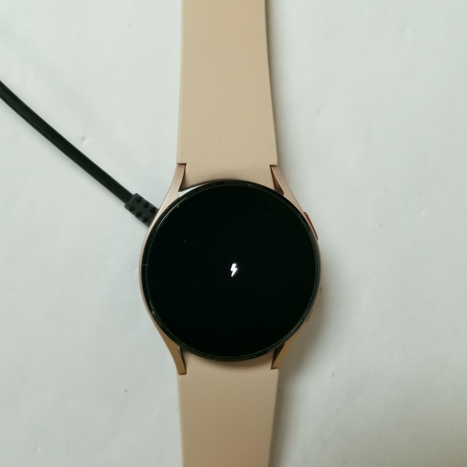 Samsung Galaxy Watch 4 40mm SM-860 (Rose) – Used, Good Condition