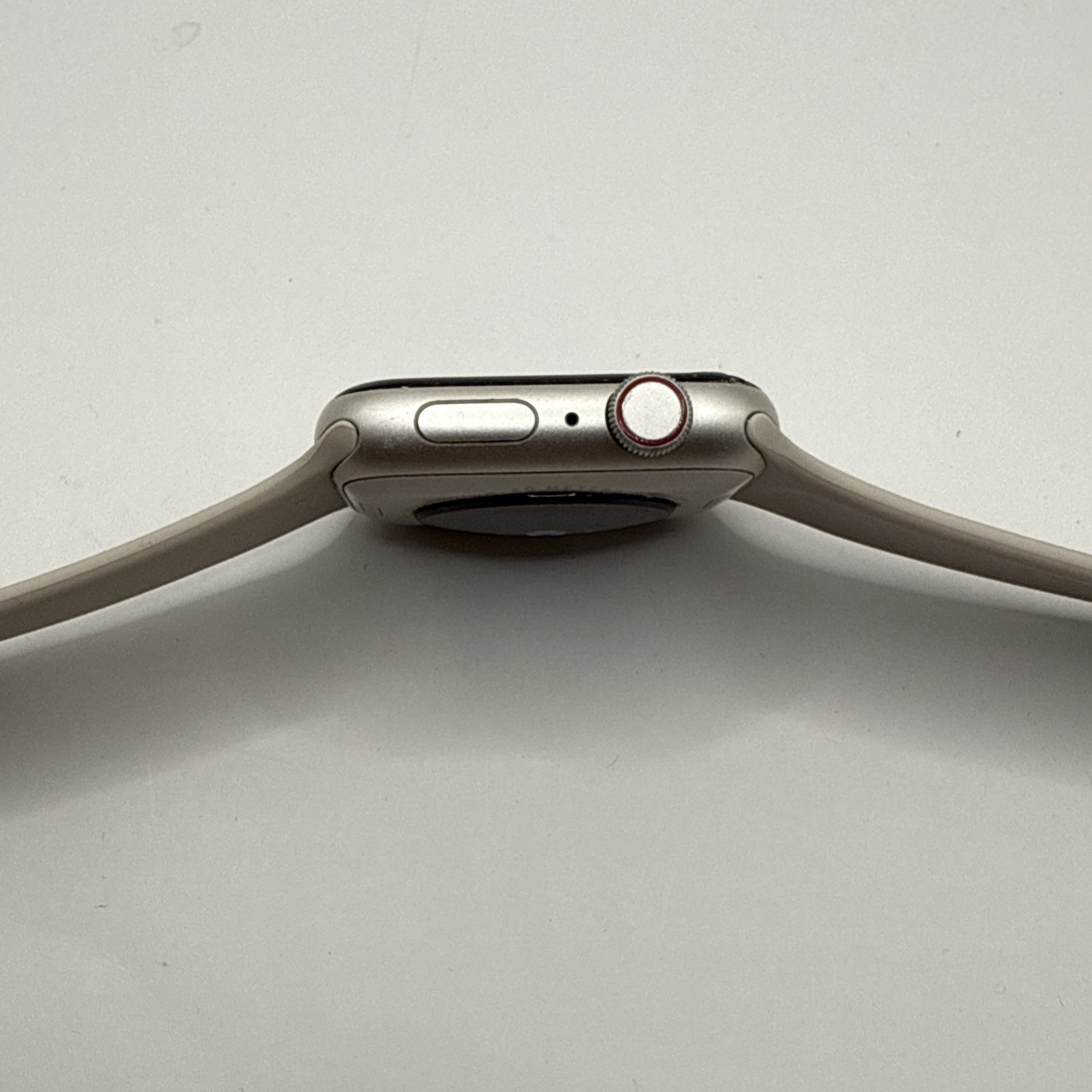 V493 Apple Watch SE 44mm (GPS + Cellular) Silver /white (Band + Charge)