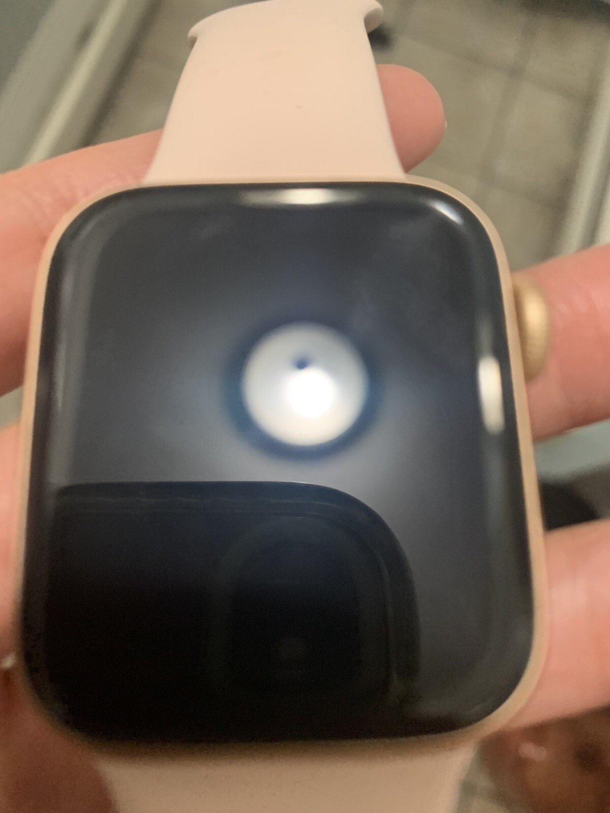 Apple Watch Series 5 MWWP2LL/A GPS & Cellular 40mm Smartwatch – Pink Sand