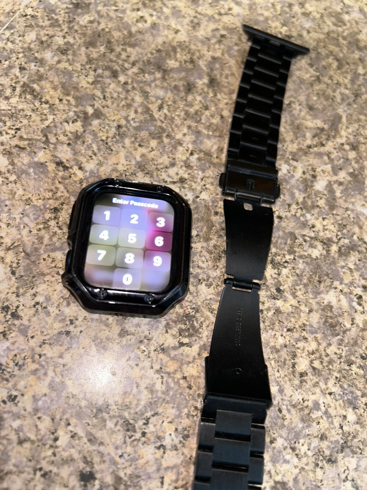 Apple Watch SE (2022) 40mm Midnight Aluminum Case with Sport Band, S/M (GPS +…