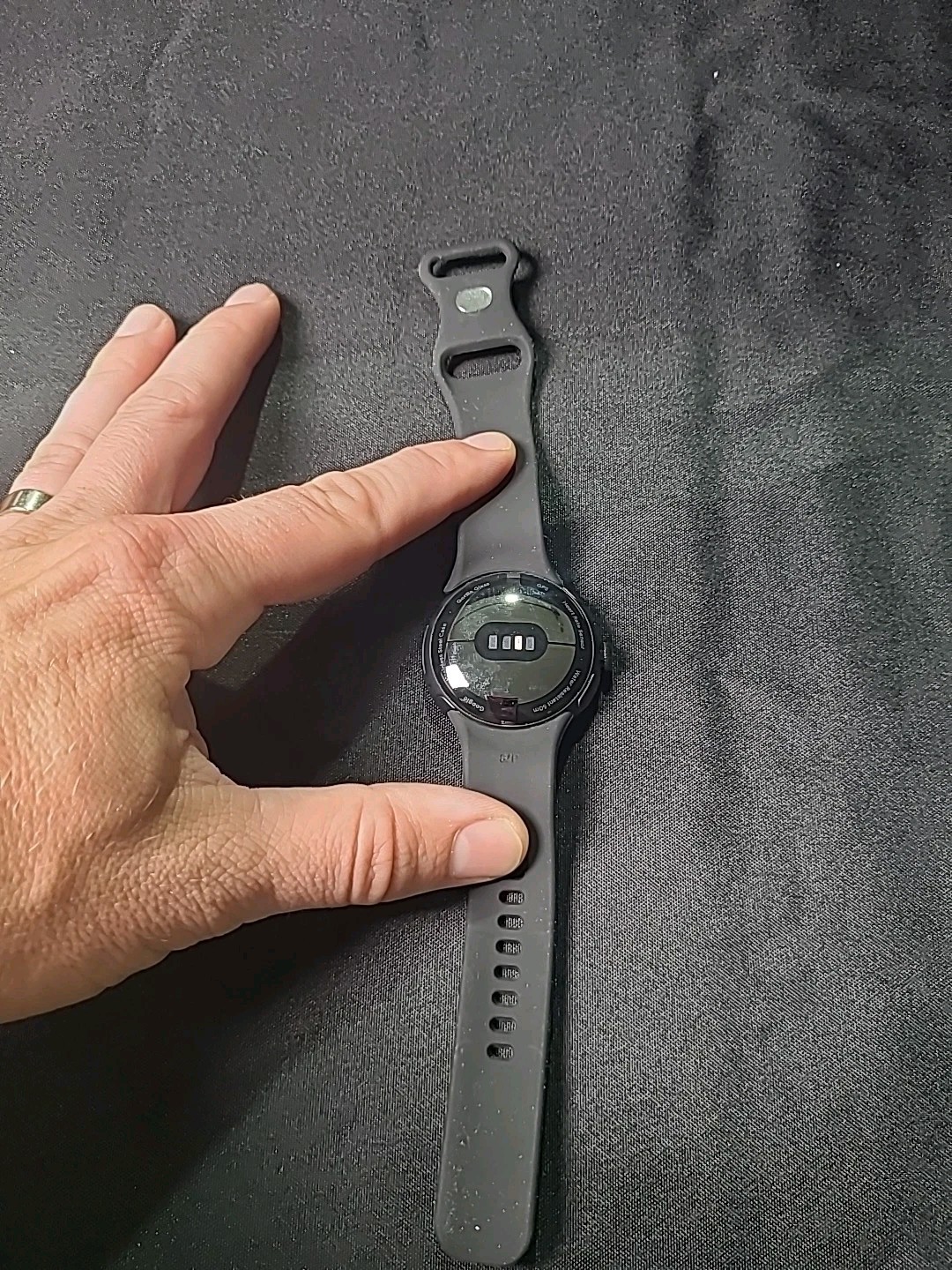 Google Pixel Watch With/avec Fitbit – Matte Clack Stainless Steel