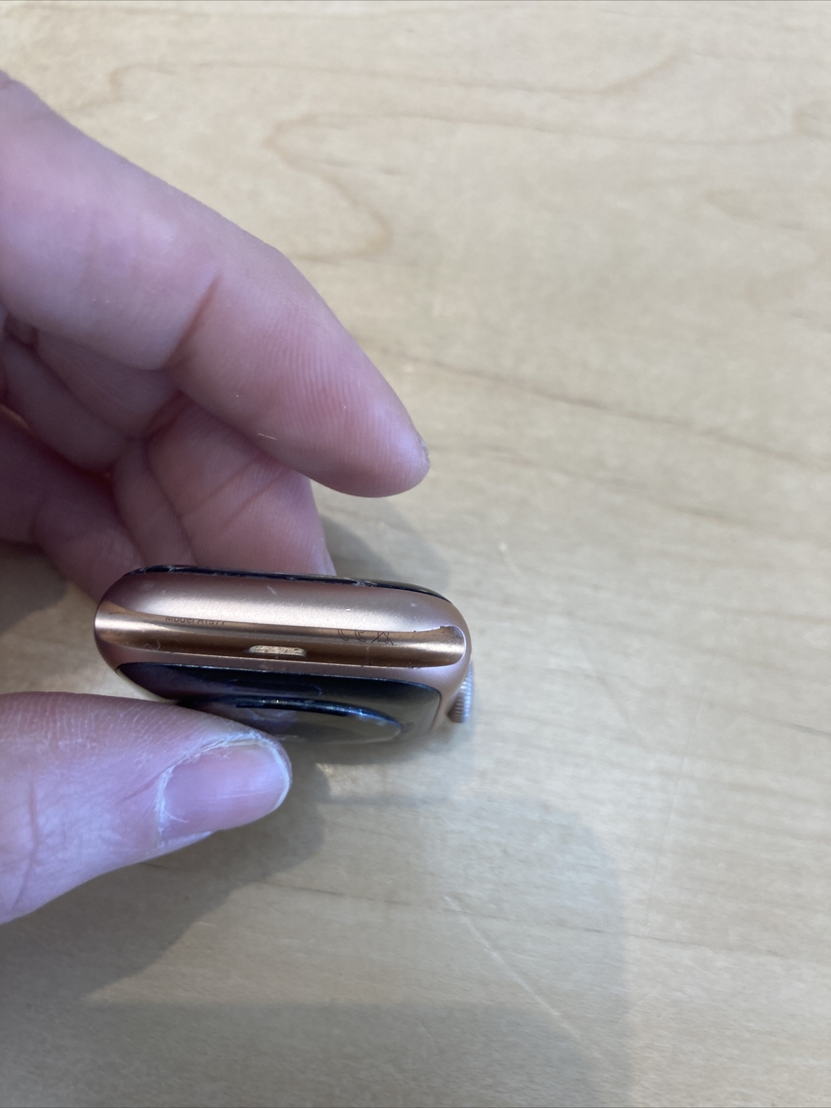Apple Watch Series 4 40mm Rose Gold Pink Crack With in ScreenWorks Fine!