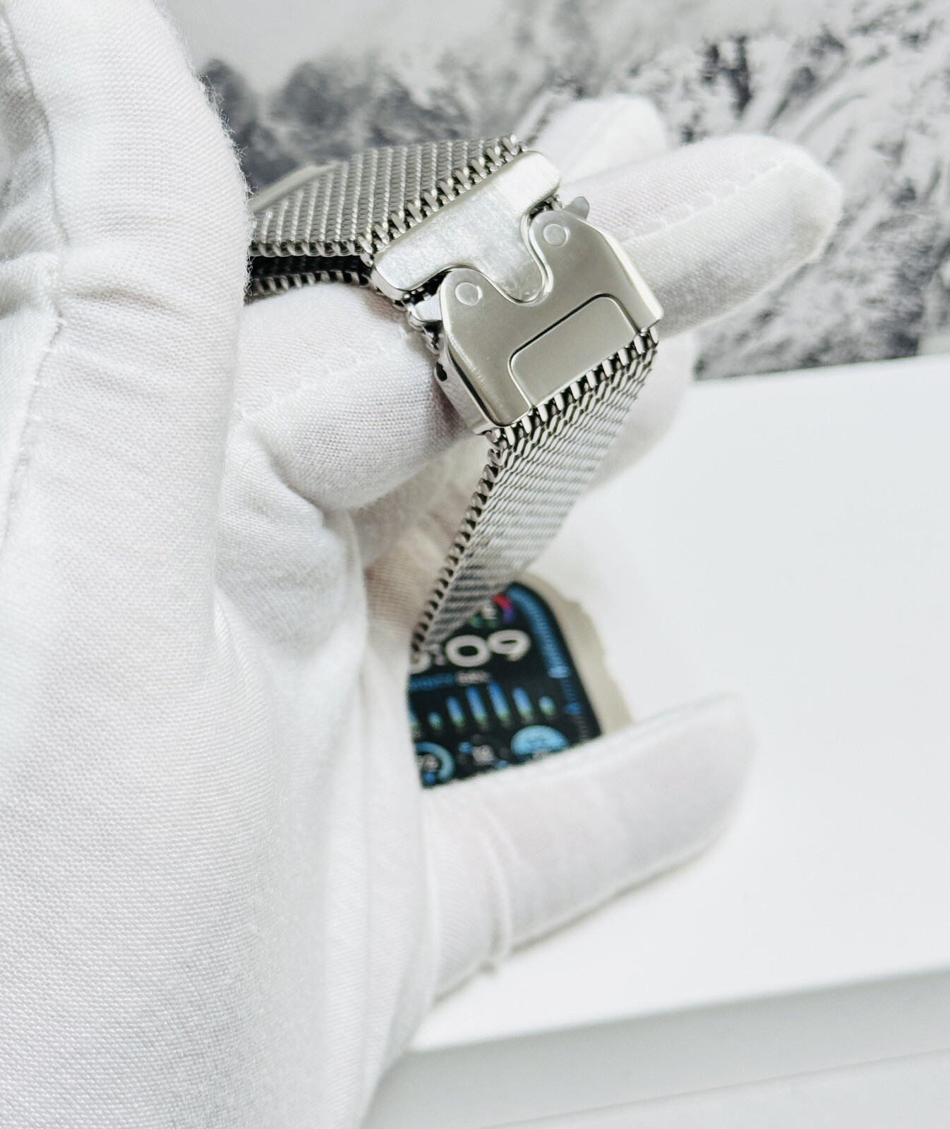 Apple Watch ULTRA 2 49mm CUSTOM Diamond Polished Apple Titanium Milanese Loop