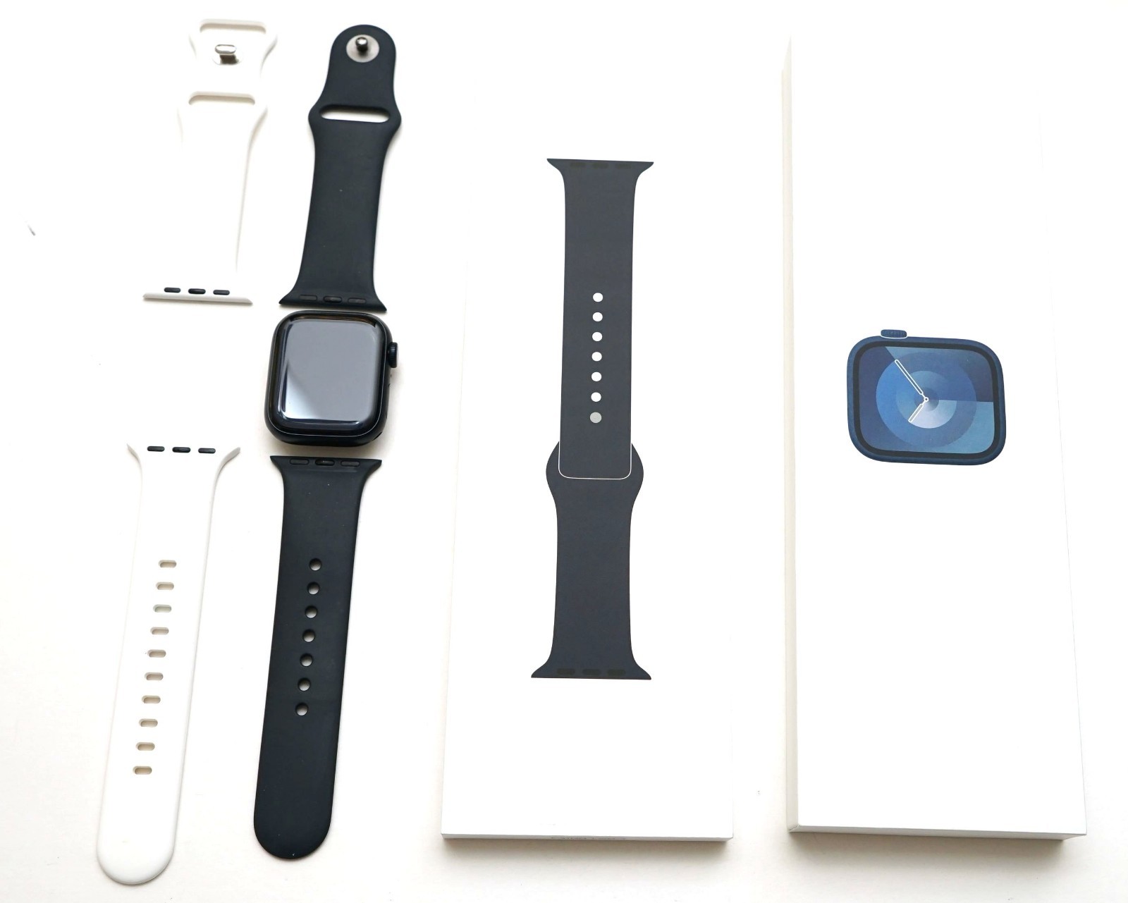 Apple Watch Series 9 Model A2978 41mm SBS/M GPS Midnight Blue & White Band
